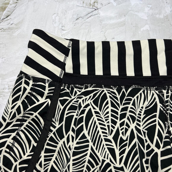 Lululemon Pretty Palm Run Times Shorts 4" SIZE 8 WAIST 33 Black White Liner - Picture 9 of 11